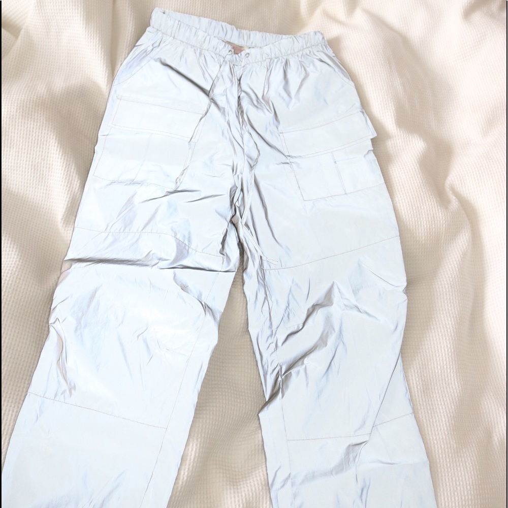 reflective pants🤍